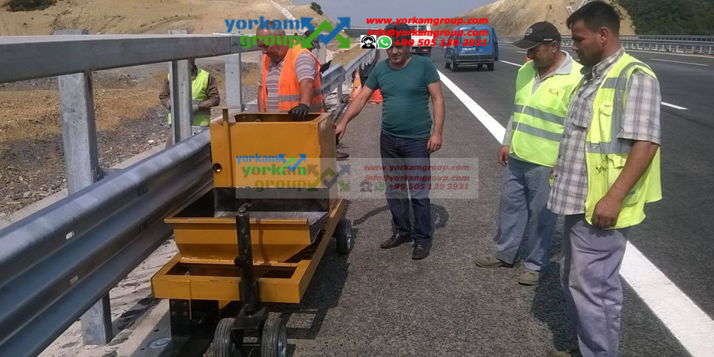 machine a bordure beton mobile | machine de bordure Yorkam Group YGB130